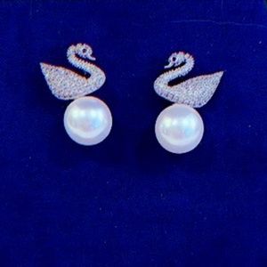 925 Silver Pearl & Cubic Zirconia Drop Earning